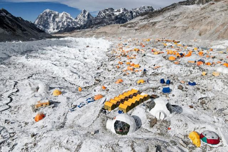 सगरमाथा सहितका हिमालबाट १ हजार ९०० किलोभन्दा बढी फोहोर संकलन